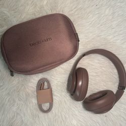 Beats Studio Pro x Kim kardashian - Earth