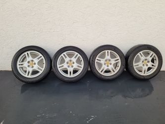 Set of 4 Silver Alloy Wheels with Tires