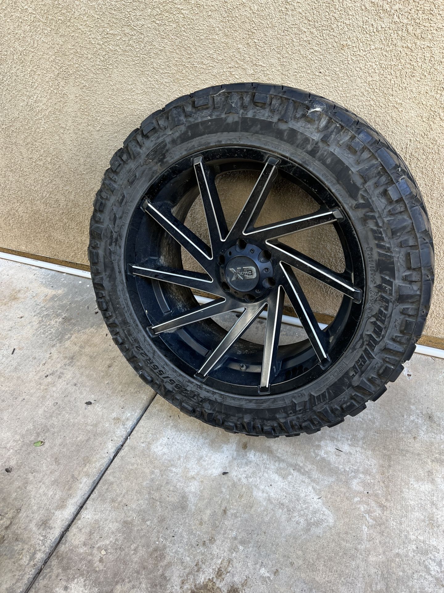KMC Black And Machined 22” 6x5.5 Wheels And Tires