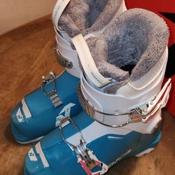 Nordica Kid Ski Boots $50Nordica Speedmachine J2 Girls Ski Boots – Size 20.5 (255 mm) – Includes Original Box
Lightly used Nordica Speedmachine J2 (Gi
