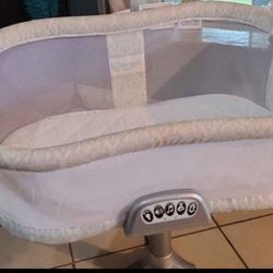 HALO BassiNest Swivel Sleeper 3.0. 