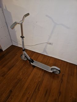 Large Smoosat Kick Scooter