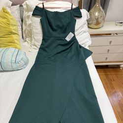 Xscape Pine Green Gathered Off-Shoulde Scuba Crepe Column Gown Size 8 , New Whit Tags 