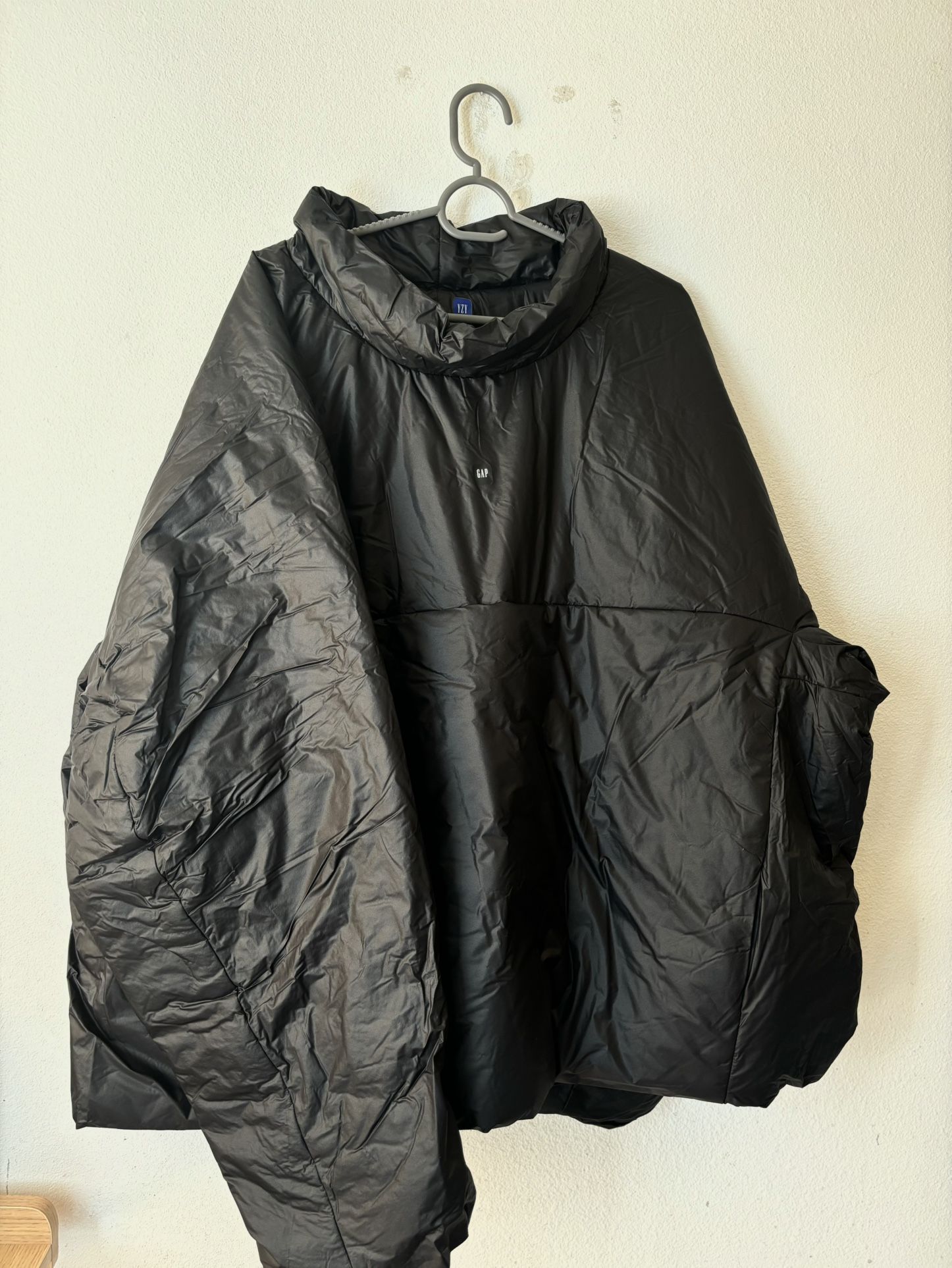 Yeezy Gap Men’s Puffer Jacket Size Large