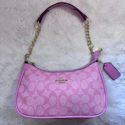 Coach pink bag with gold hardware