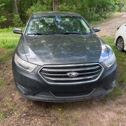 2015 Ford Taurus