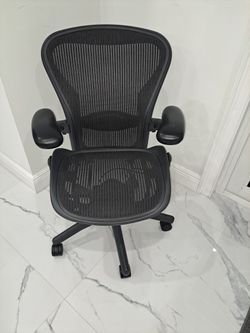 Herman Miller Aeron Size B Mint Condition Like New 