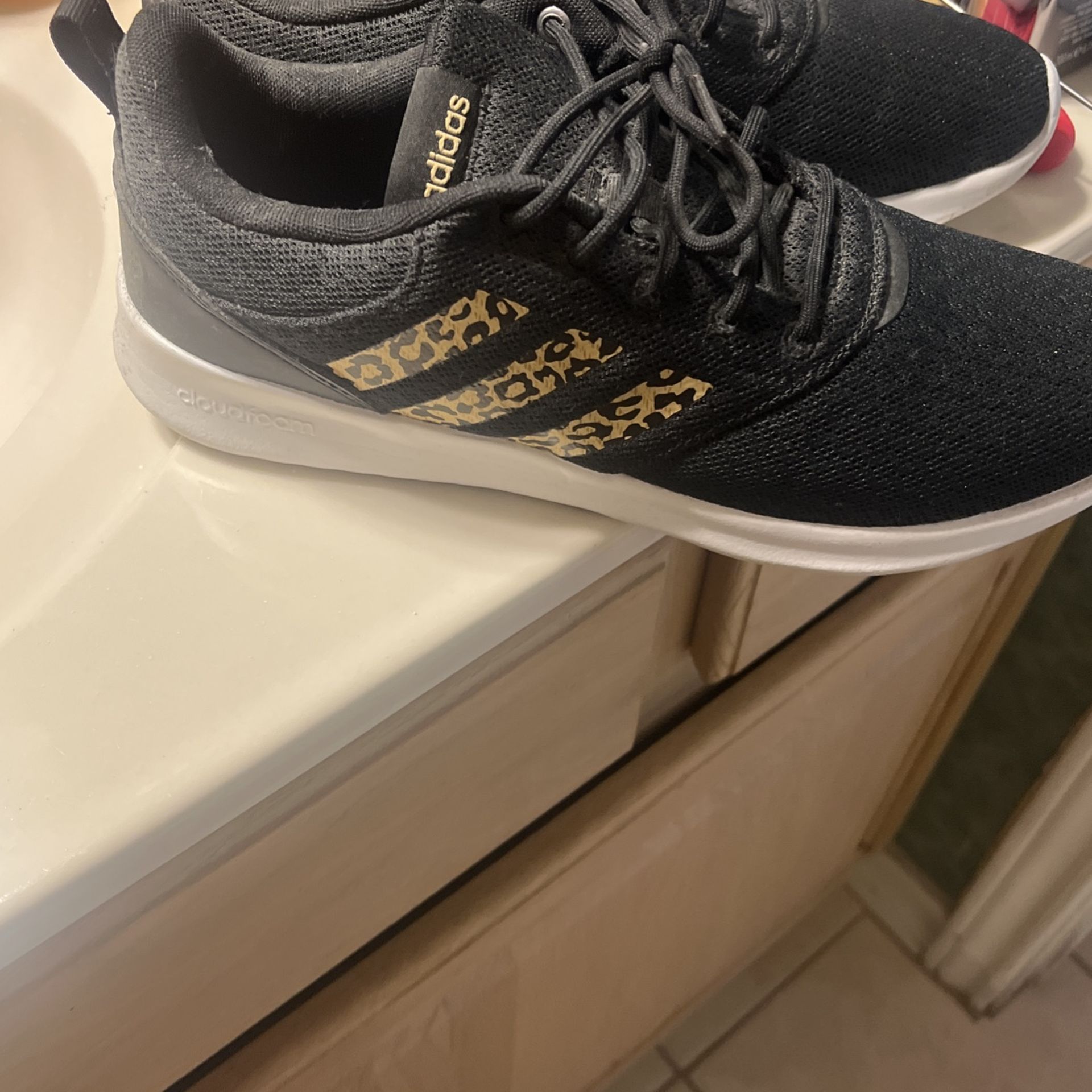 Like New Size Adidas Cloud Foam