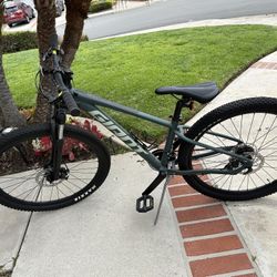 Boys Mountain Bike/ GIANT, TALON/ 27.5 Inch
