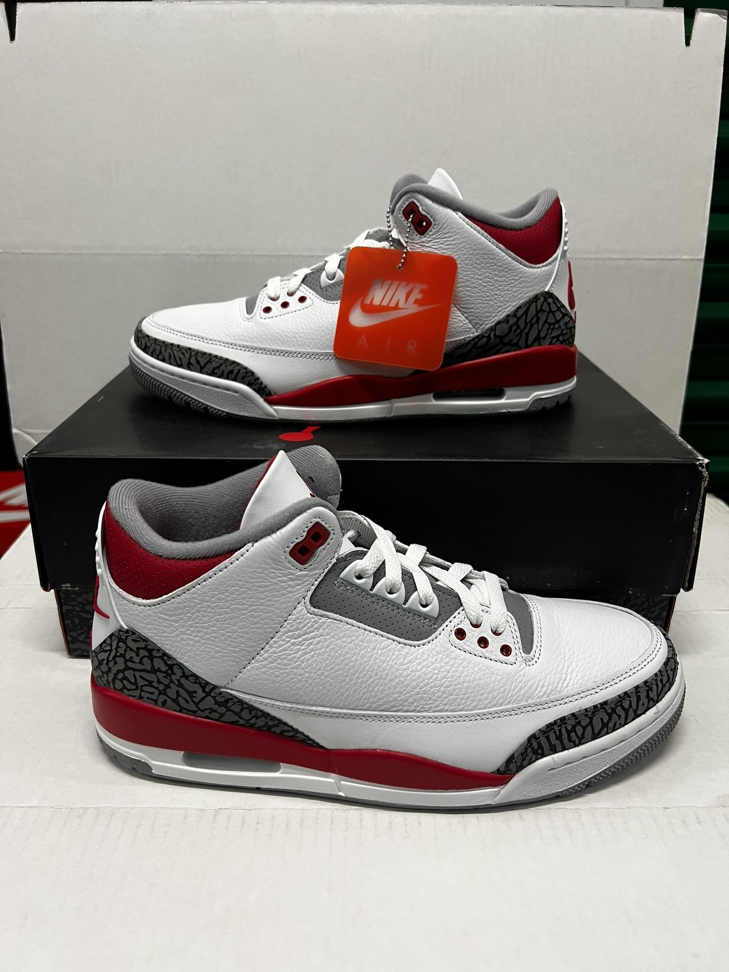 Jordan 3 Retro “Fire Red” Size 10.5m / 11m / 11.5m IN HAND BRAND NEW