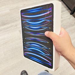 iPad Pro 12.9” 6th Gen 128gb WiFi 