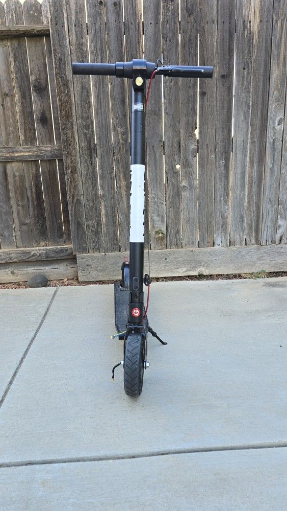 Gotrax G2 XL Electric Scooter BATTERY NOT WORKING 