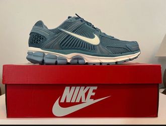 Nike Vomero 5
