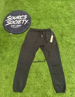 Size M black Essential pants