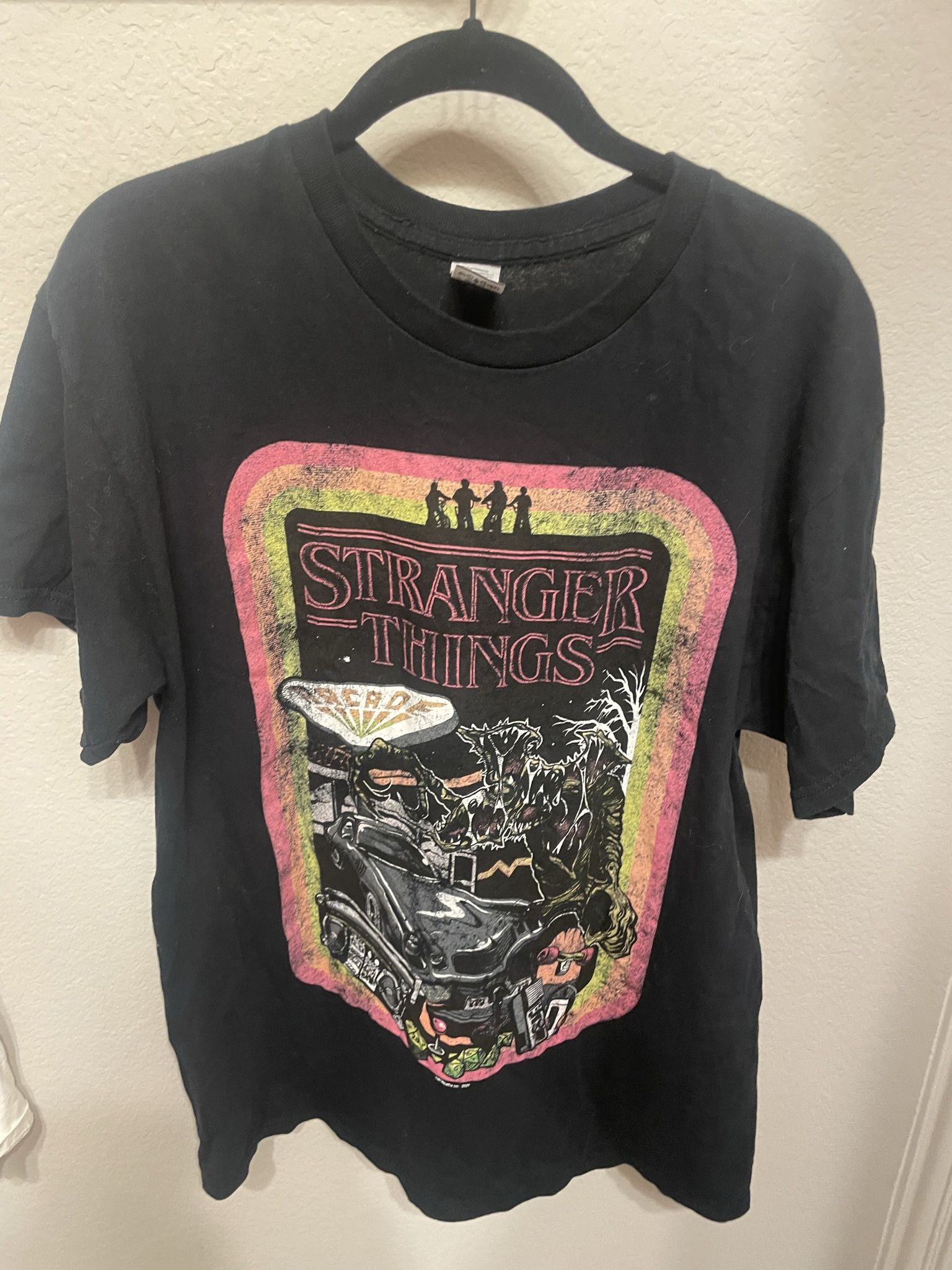 Netflix Stranger Things Adult Black Vintage Theme Tshirt, Large