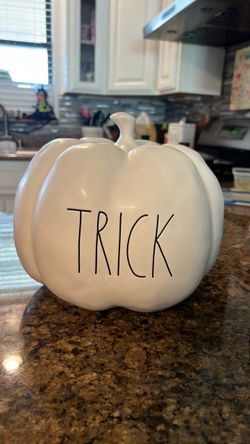 Rae Dunn Pumpkin