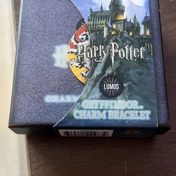 Harry Potter Charm Bracelet (universal ) 15$ 