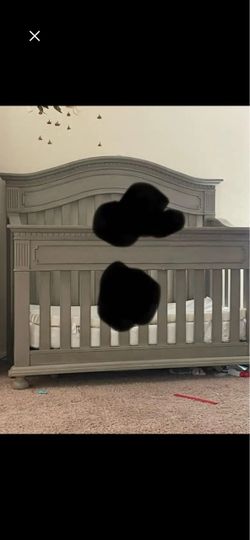 FREE baby crib large, heavy duty