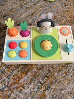 Skip Hop Farmstand Let The Beet Drop DJ Set (6 months and up)