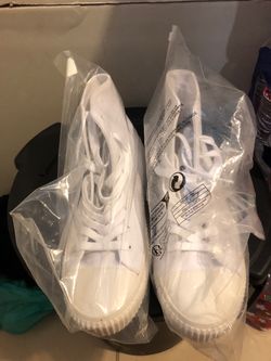 Girl shoe Need Gone Asap