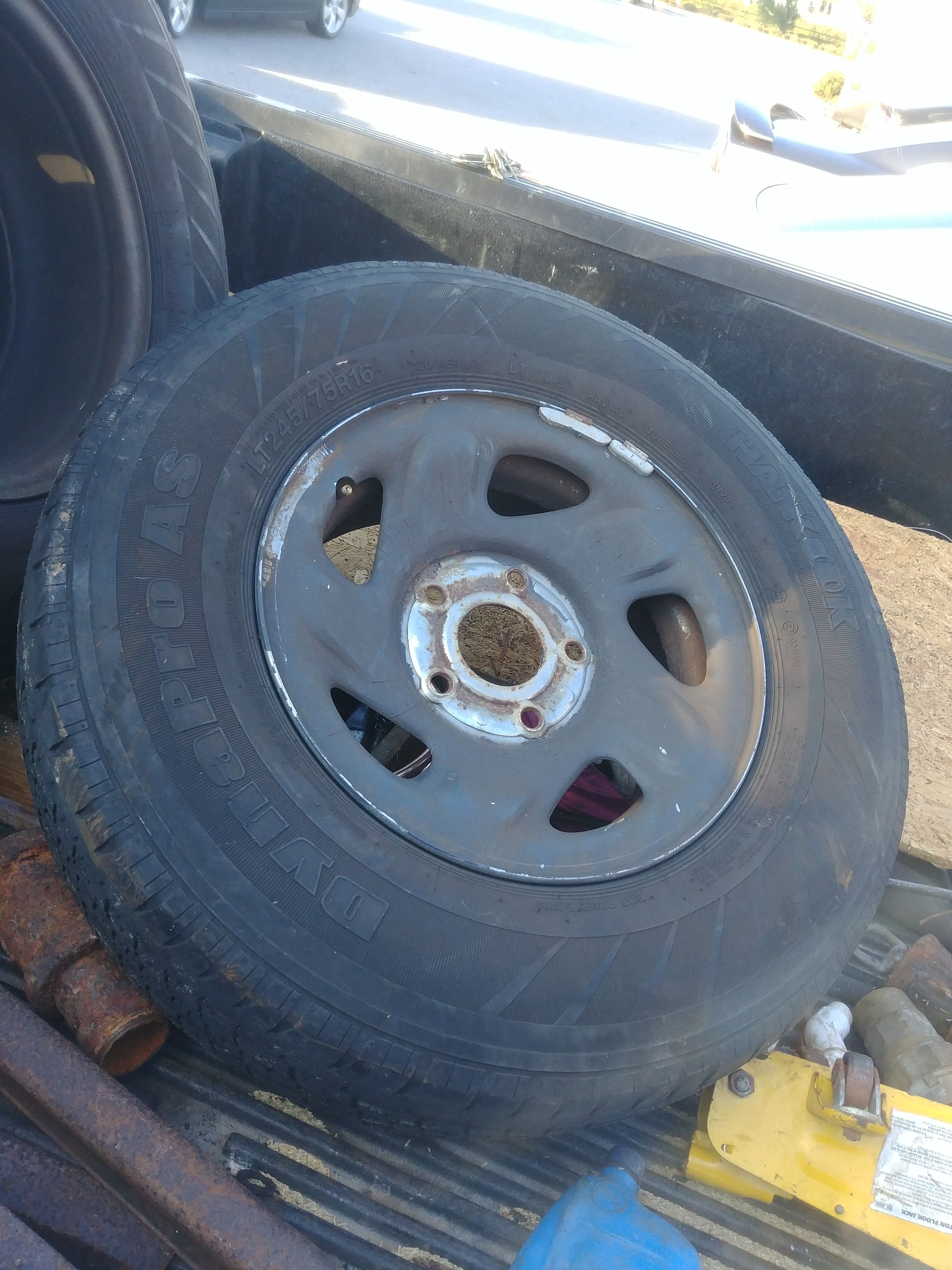 Ford F-150 rim and tire just one not a set in good shape ready to install 5 lug