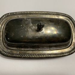 Vintage WM Rogers Silverplated Lidded Butter Dish 