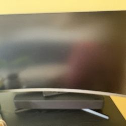 32 In Samsung Curved Computer Monitor With Soundbar 