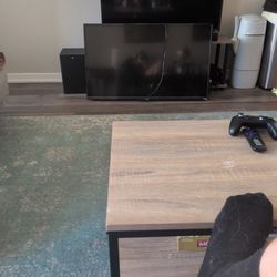 42" flat Screen roku Tv And Remote