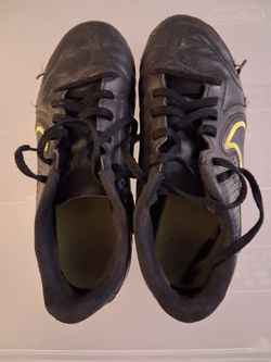 Nike Soccer Shoes 2.5 Y