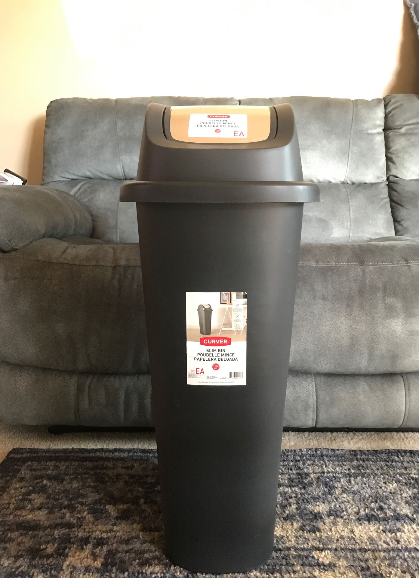 Tall/Large Metal Kitchen Step Pedal Trash can w. Removable Plastic Trash Bin  Liner-Black for Sale in San Diego, CA - OfferUp