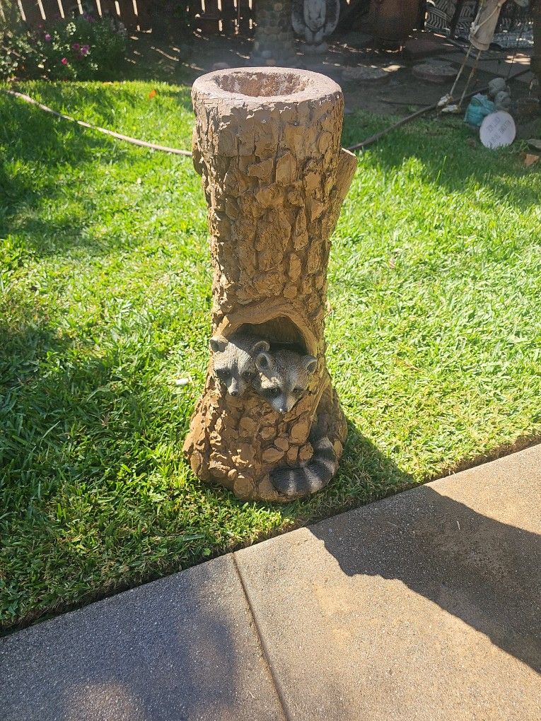 Raccon Concrete Post Yards