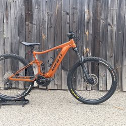 2022 Giant Stance E + 2