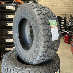 33x12.50r17 Double Star RT Set Of Tires Mounted And Balanced 