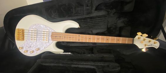 Music man 5string white & gold 2025