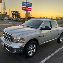 2016  RAM 1500 Bighorn 