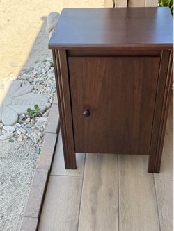 Beautiful nightstand. Brown. 🪵 wood