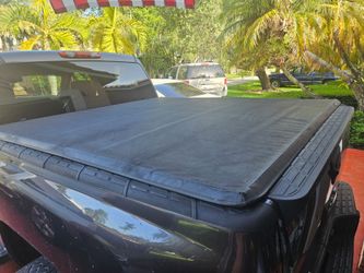 Truck bed cover