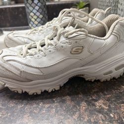 Sketchers Athletic Shoes For Women 