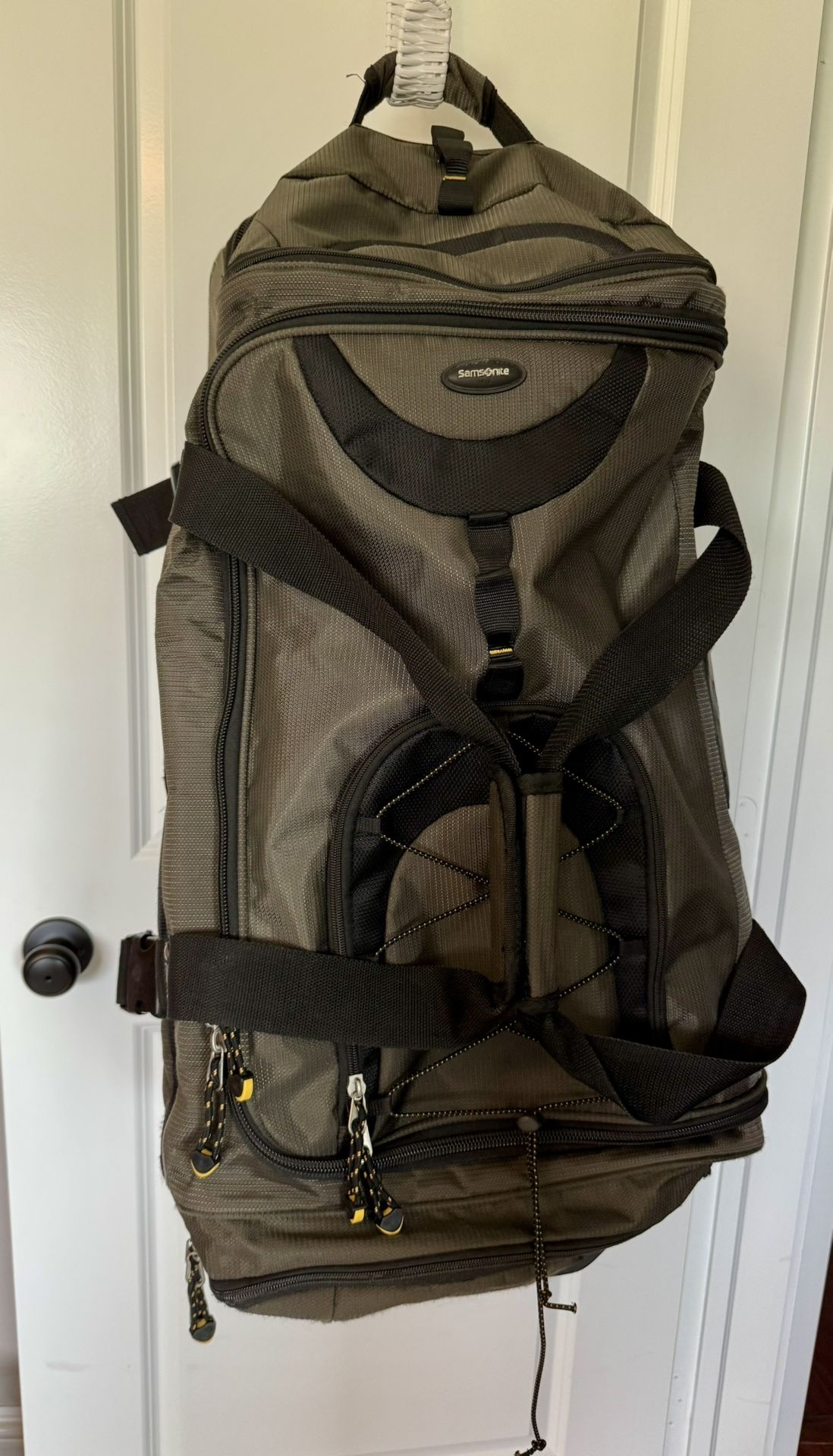 Samsonite Soft Sided Duffle Bag With Wheels