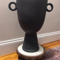 Anillo Wide Vase- Matte Black