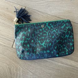 Faux Leather Green Leopard Clutch