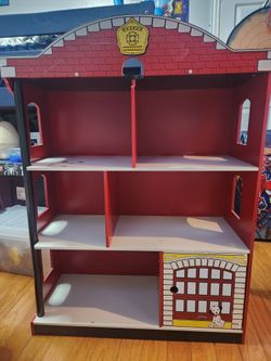 Kids bookshelf