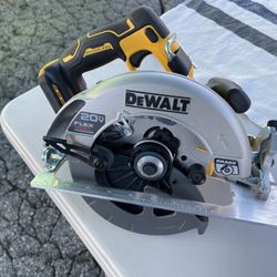 20 Volt Circular Saw 