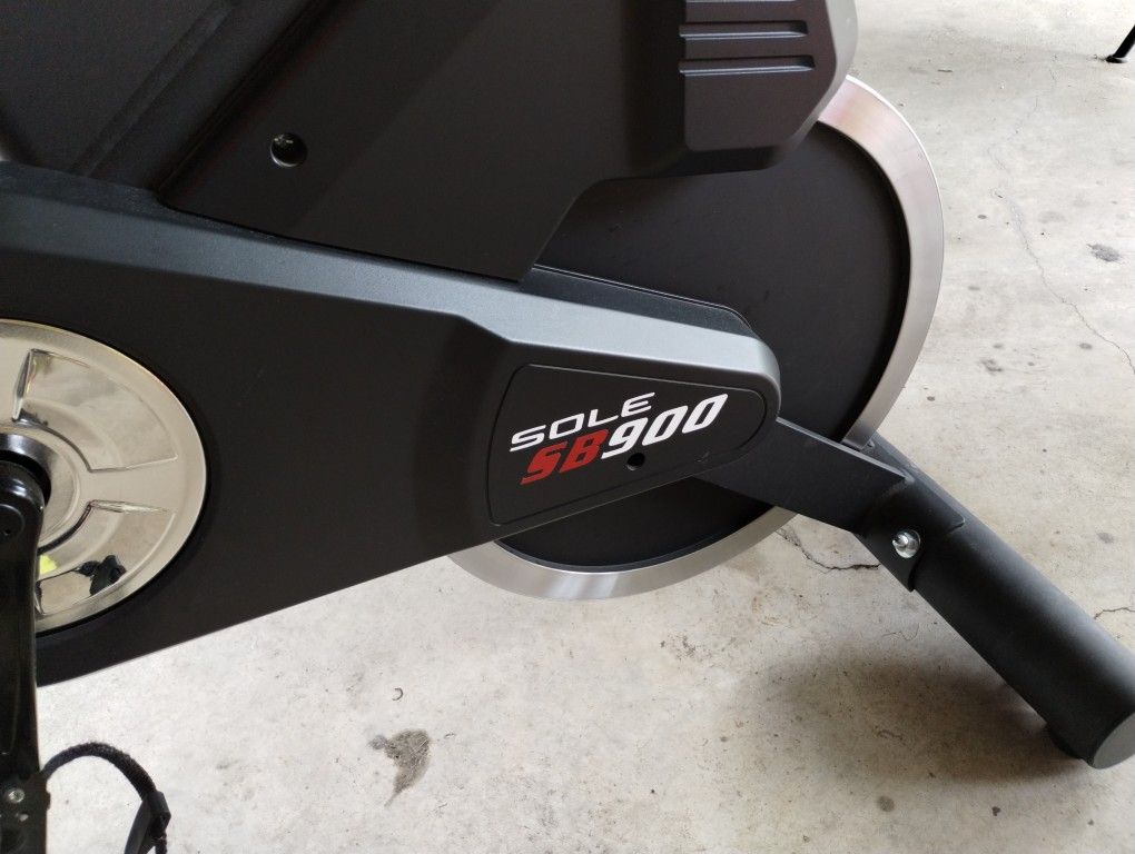 SOLE SB900 Exercise Bike