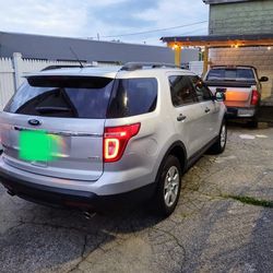 Clean title *Miles 129,069 *Ford explorer 2012 *Family Car* for 7 people 4WD Everything Works 100% maintenance up to date