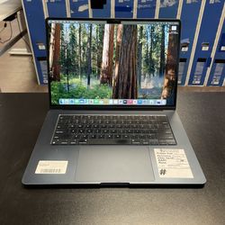 MacBook Air 2023 M2 Chip 8GB RAM 256GB SSD with 10-Core GPU with Store Warranty and Financing!