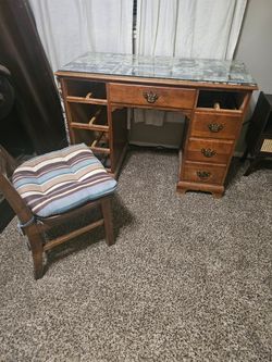 Desk and chair both for 50 obo