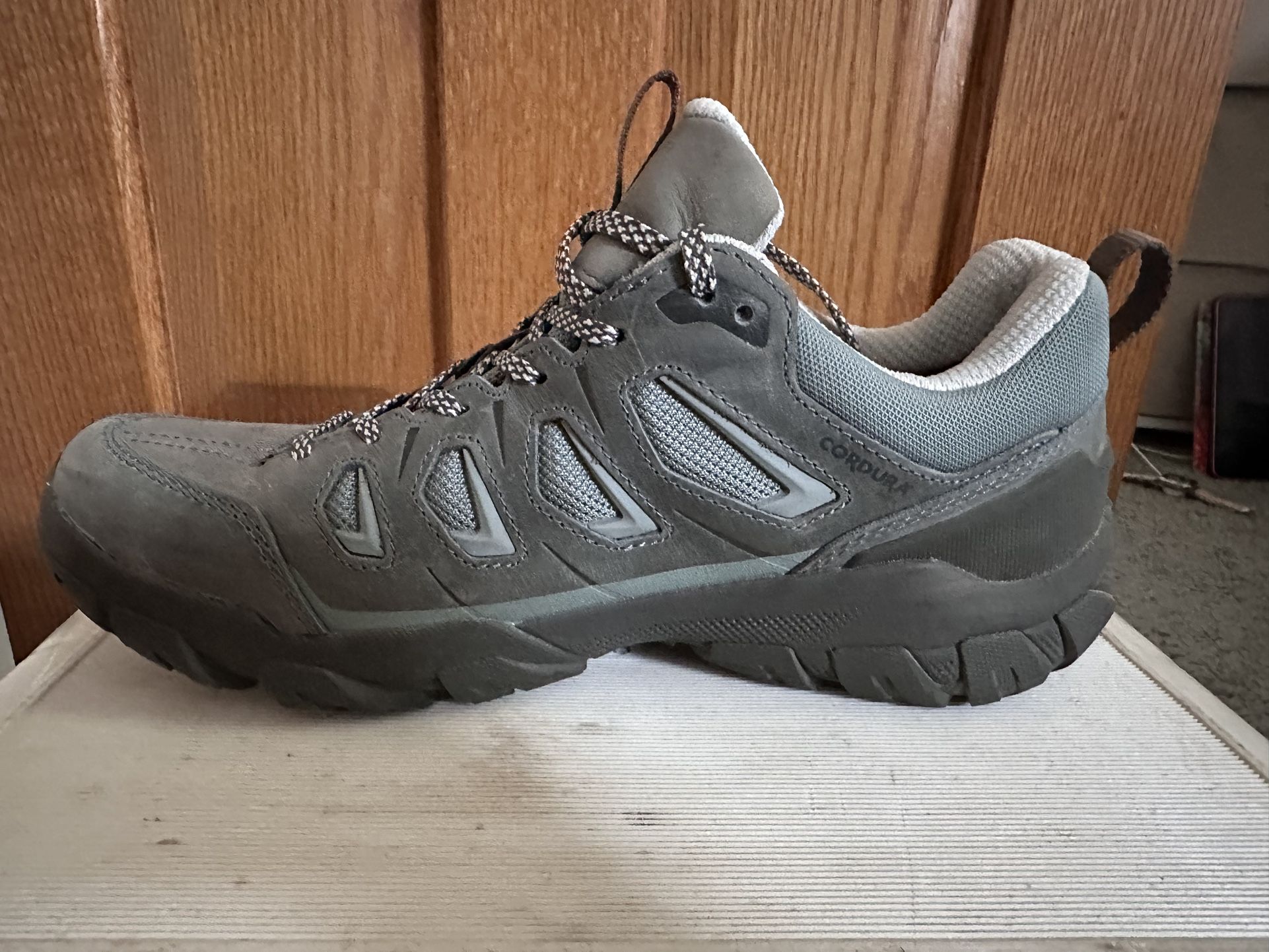 Obōz Low Top Hiking Boot Women Sz 8.5