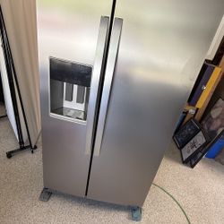 Brand New Whirlpool Refrigerator (residence)  