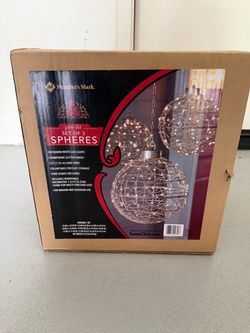 Member's Mark Pre-Lit Set of 3 Spheres